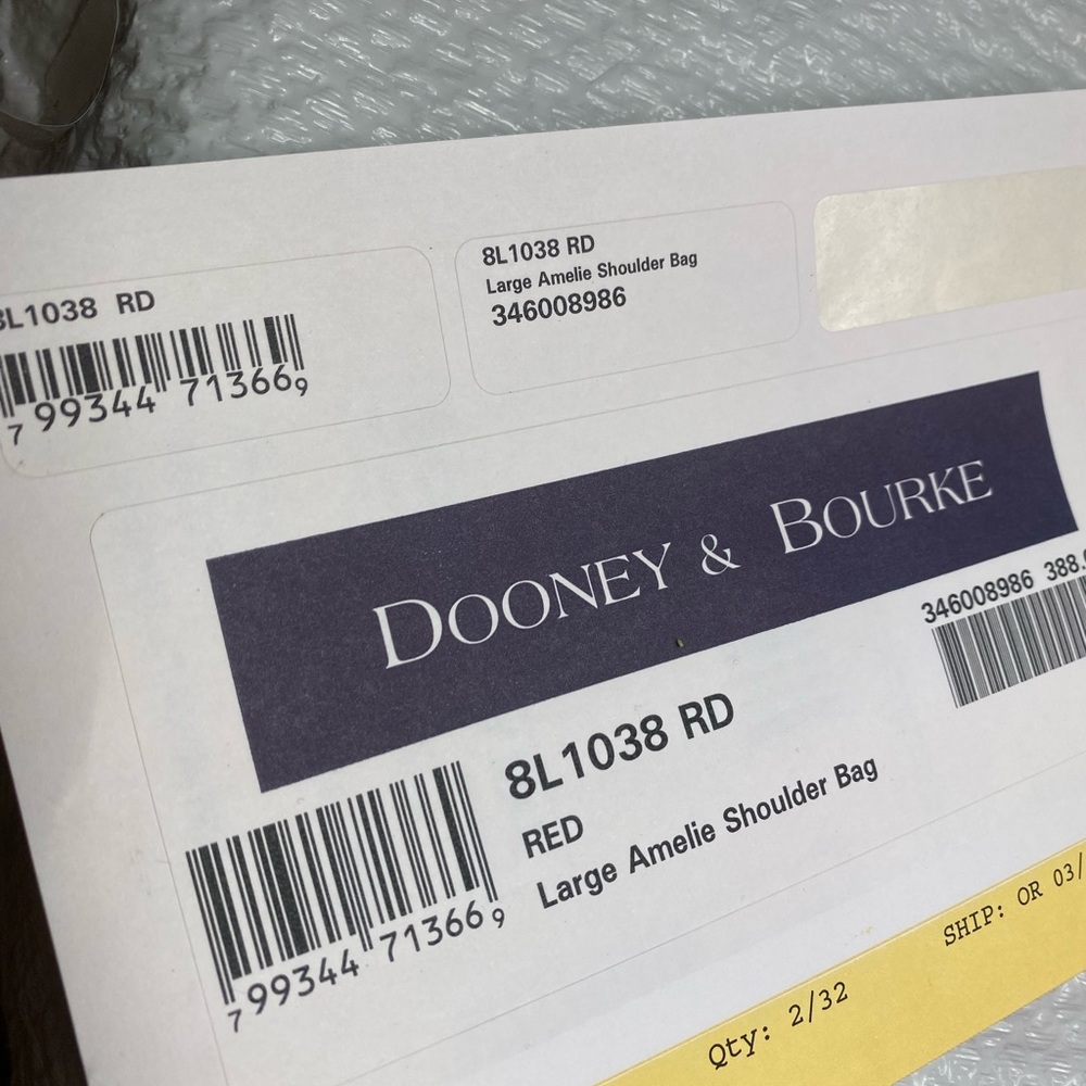 Chic Red Leather Shoulder Bag - Picture 9 of 10